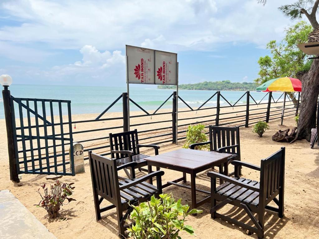 Tsunami Beach Hotel Arugam Bay Luaran gambar